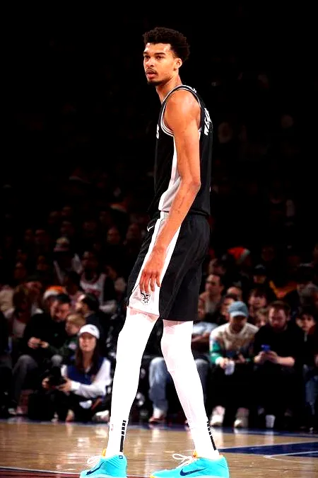 # Skip Bayless评尼克斯29分大逆转：史上最伟大，哈特竟差点成罪人？